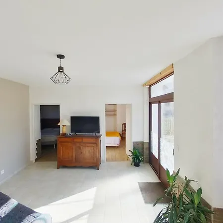 Entier T4 A Apartment